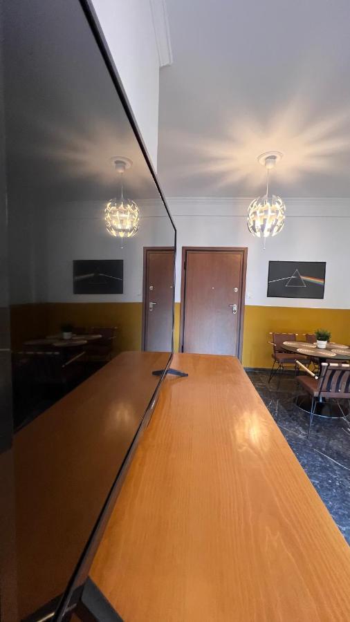 Athenian Vintage Style 2 Bdr Apartment ภายนอก รูปภาพ